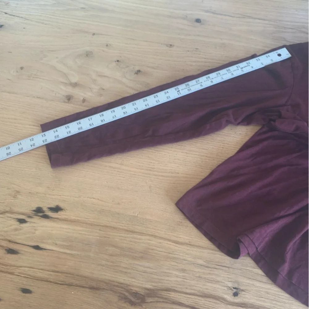Banana Republic Fitted Crew Long Sleeve Tee Shirt men’s Burgundy Medium Preloved - Picture 7 of 8
